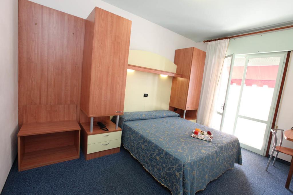 Hotel Derby S Lido di Jesolo Bagian luar foto